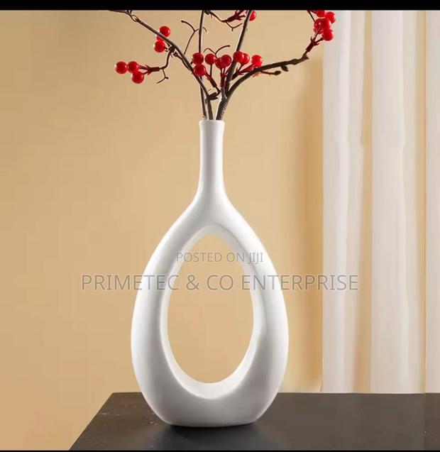 Nordic Doughnut Vase