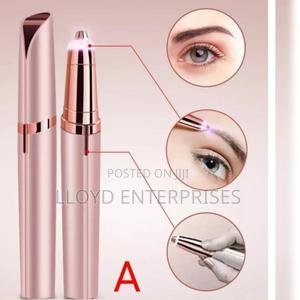 Eye Brow Shaper - thumbnail 2