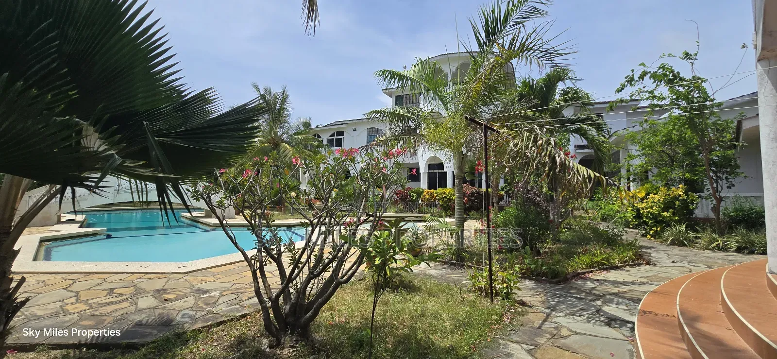 7bdrm Villa in Kilua, Shanzu for sale