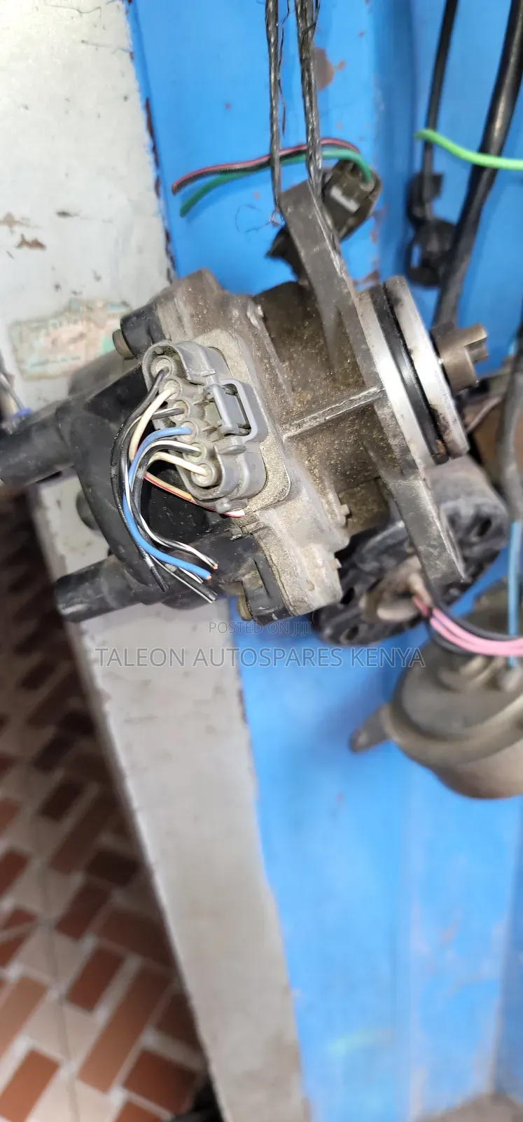 B14 Distributor