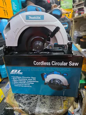 Powerful 7"Makita Cordless Circular Saw