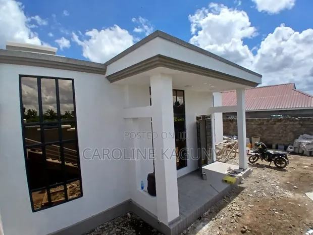 3bdrm Bungalow in Kimbo for sale