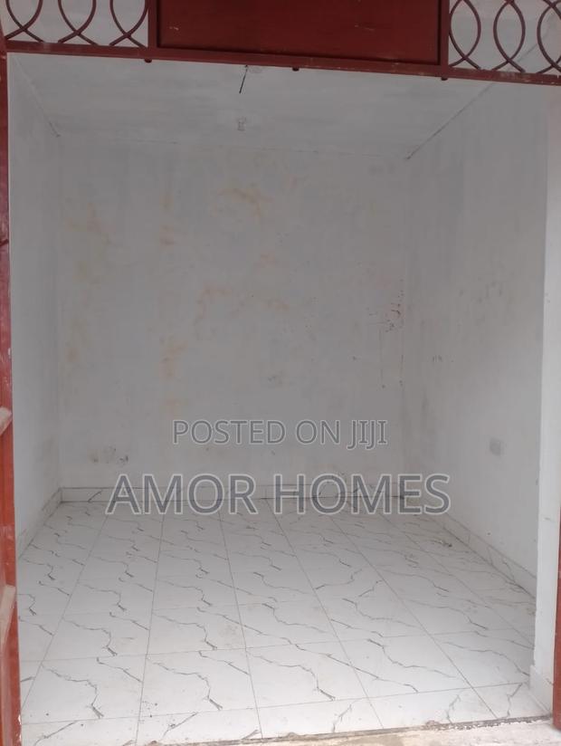 Shop to Let - thumbnail 3