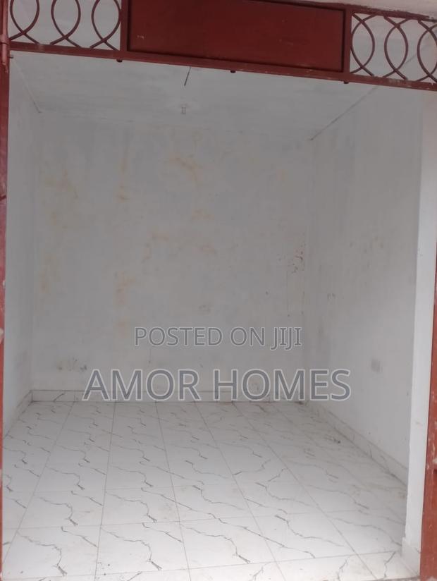 Shop to Let - thumbnail 4