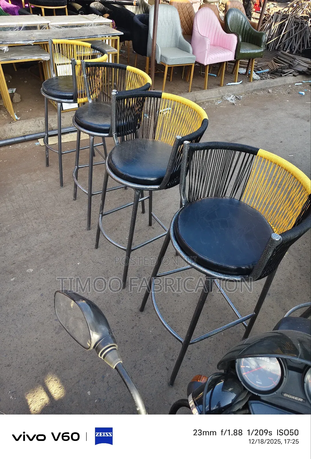 Restaurants High Stools With Design Ripped Colours