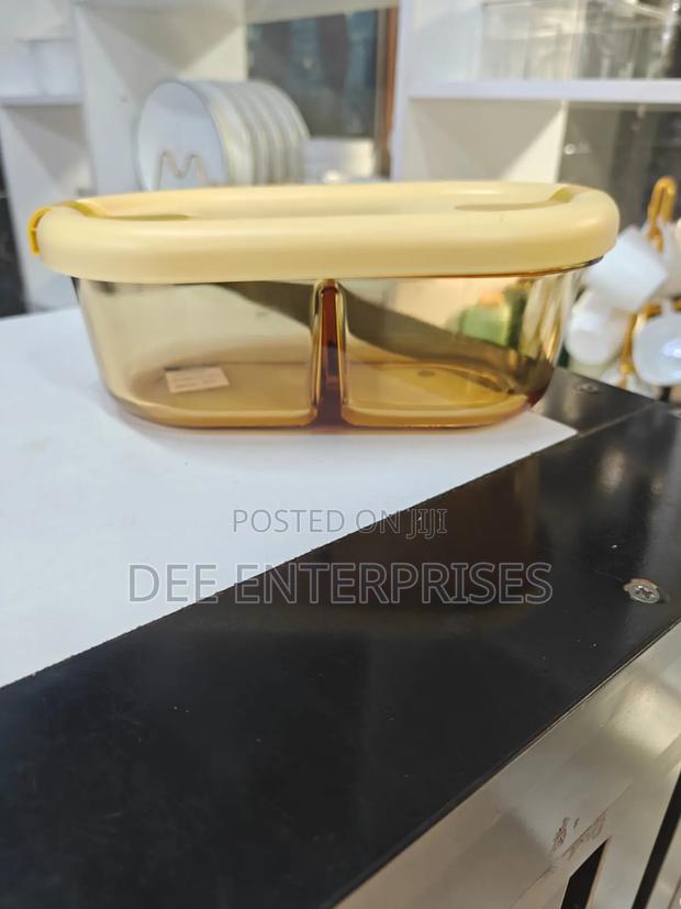 Double Partitioned Borosilicate Glass Food Containers - main view