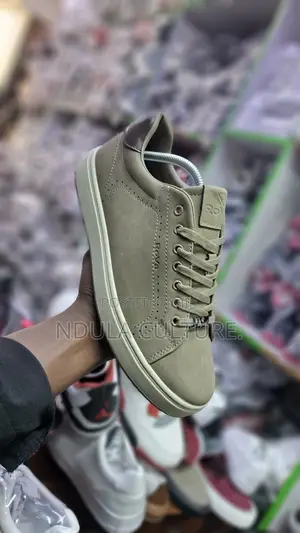 Mens Casual Sneakers Rova