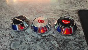 4pcs Set Universal Centre Rim Caps in Different Colors - thumbnail 2