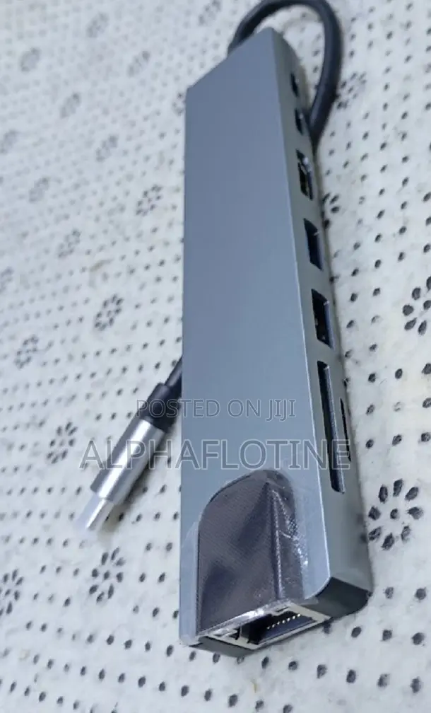 8-in-1multi-Function Adapter