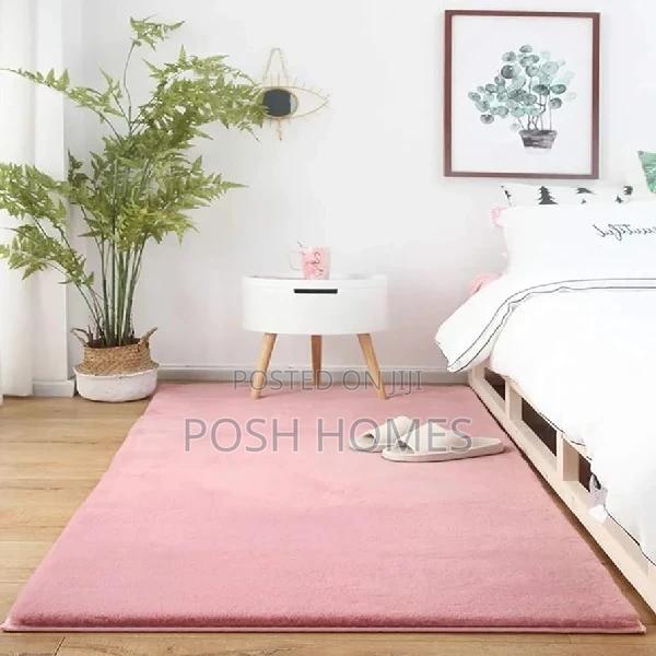 Pink Faux Fur Mats 6 by 9