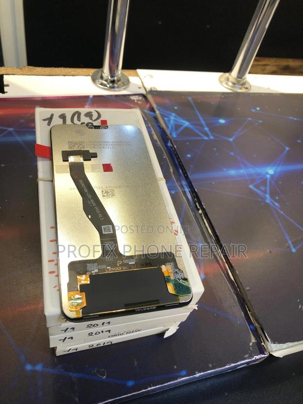 Original Huawei Y9 2019 Broken Screen Replacement and Installation - thumbnail 2