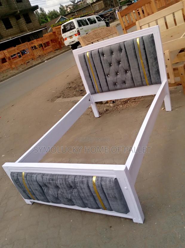 Kingsize 4*6 Hardwood Framed Bed - main view