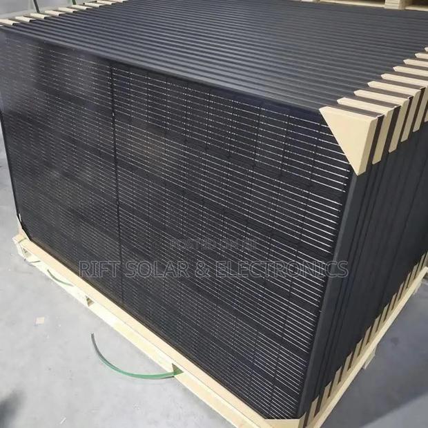 New 575 Watts - 46v Monocrystalline Solar Panels All Weathe - main view