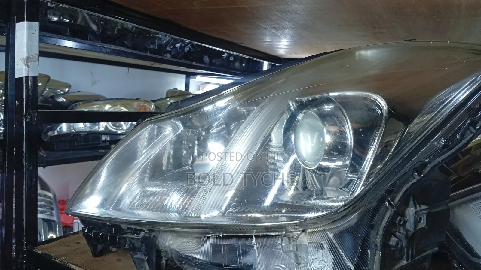 Toyota Crown Headlight