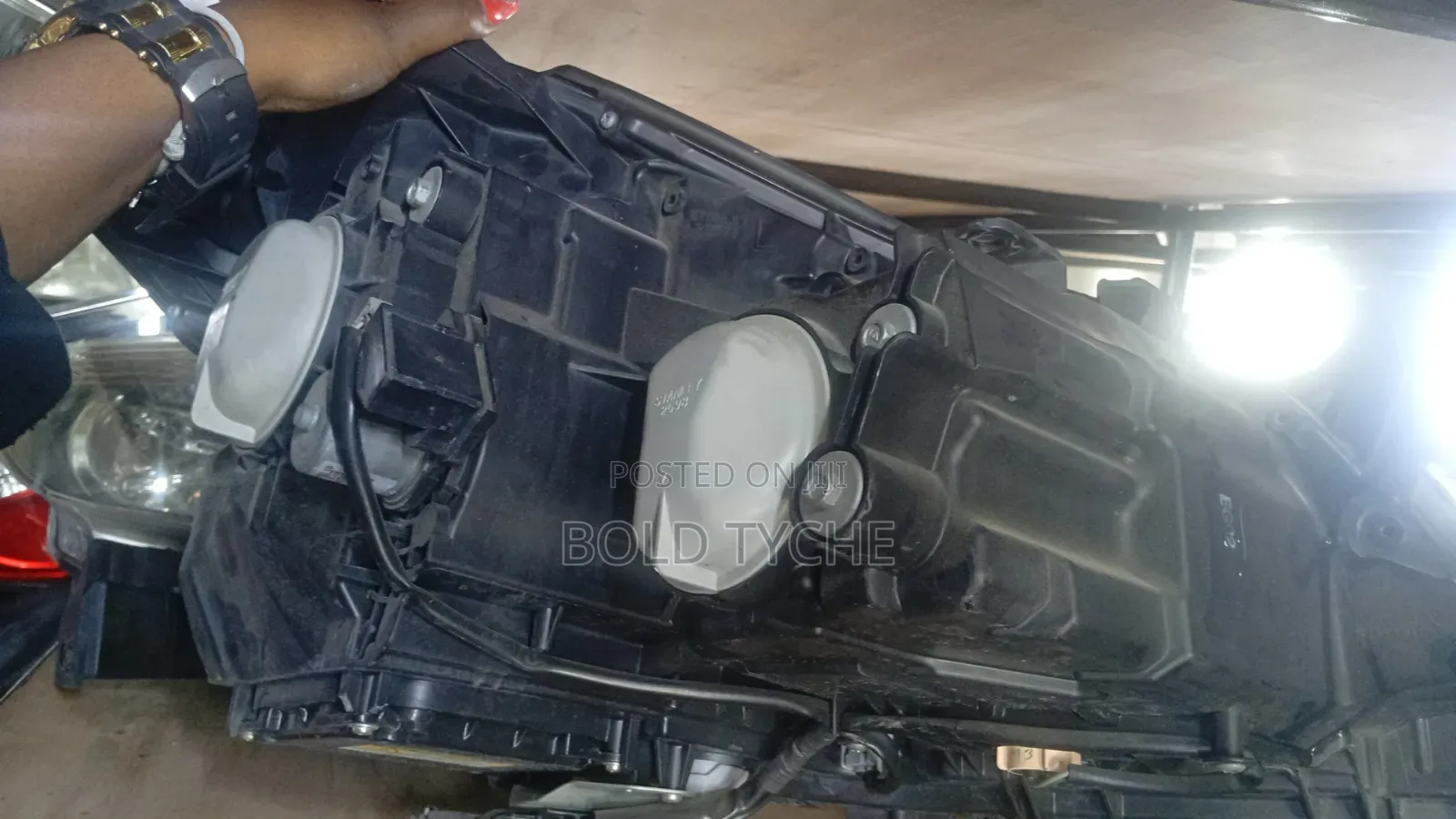 Toyota Crown Headlight
