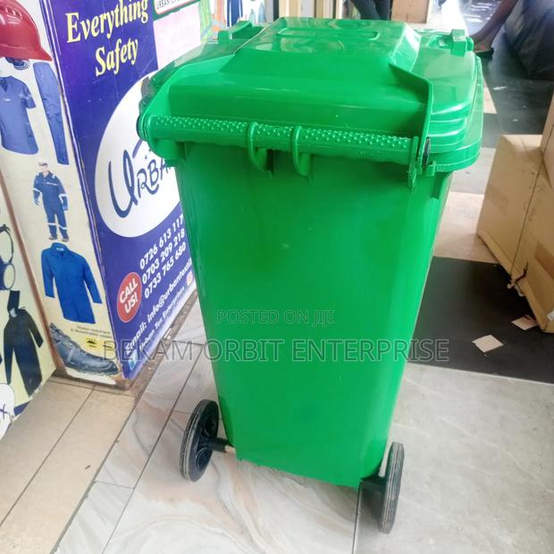 120l Green Wheelie Pedal Trash Bin