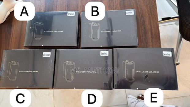 Smart Car Aroma Diffuser + 3 Refill Bottles and Usb Charging Cable. - thumbnail 4