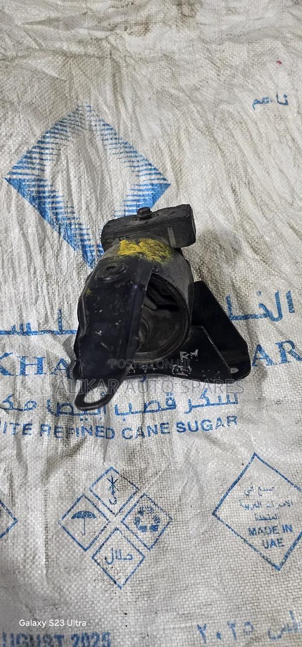 Toyota 100 Engine Mountings