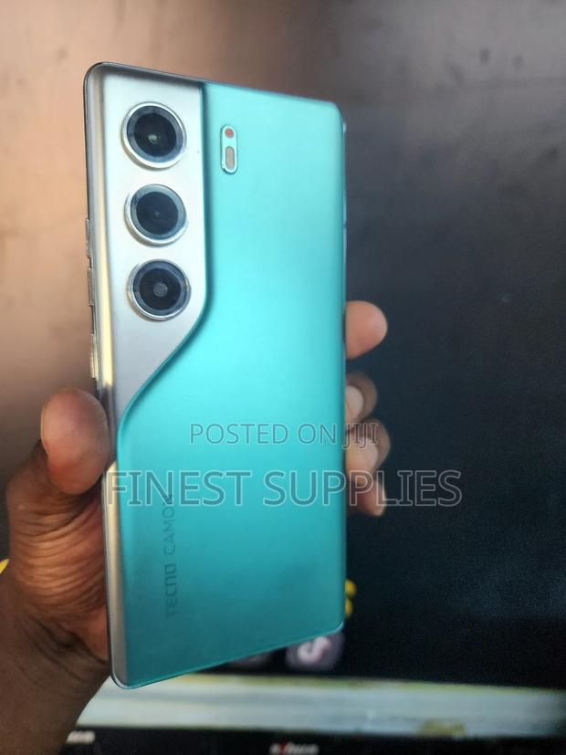 Tecno Camon 40 Pro 256 GB Blue - main view