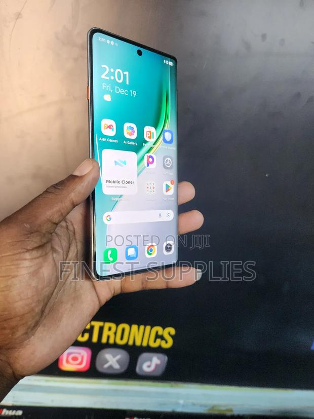 Tecno Camon 40 Pro 256 GB Blue - thumbnail 2