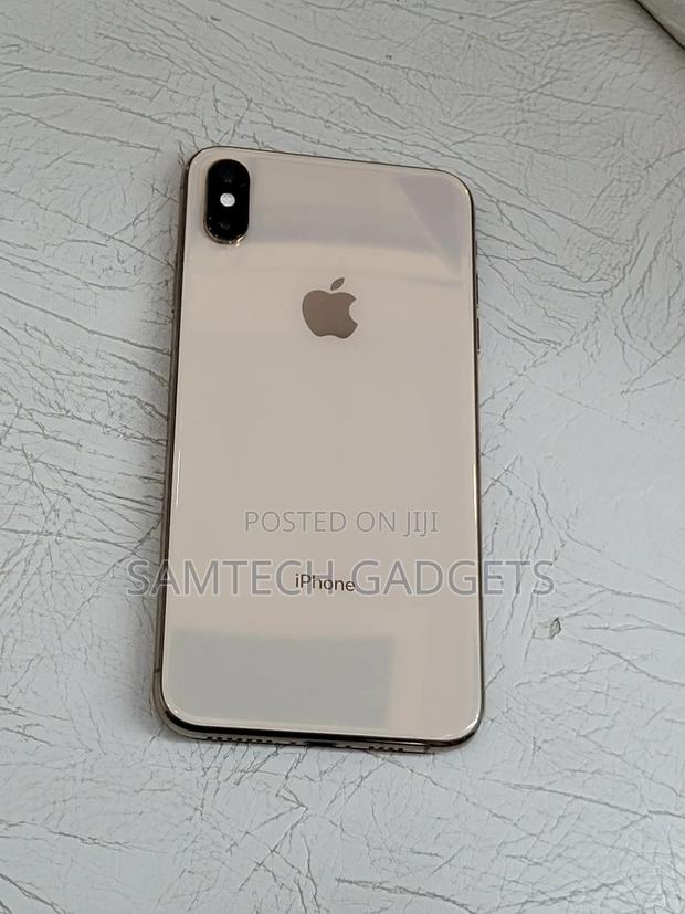 Apple iPhone XS Max 64 GB Gold - main view