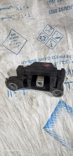 Mazda Axela Gear Mounting