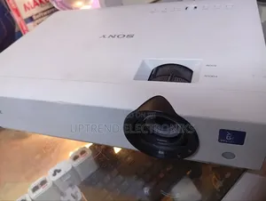 Sony Dx100 Projector – Clear, Bright Reliable Performance