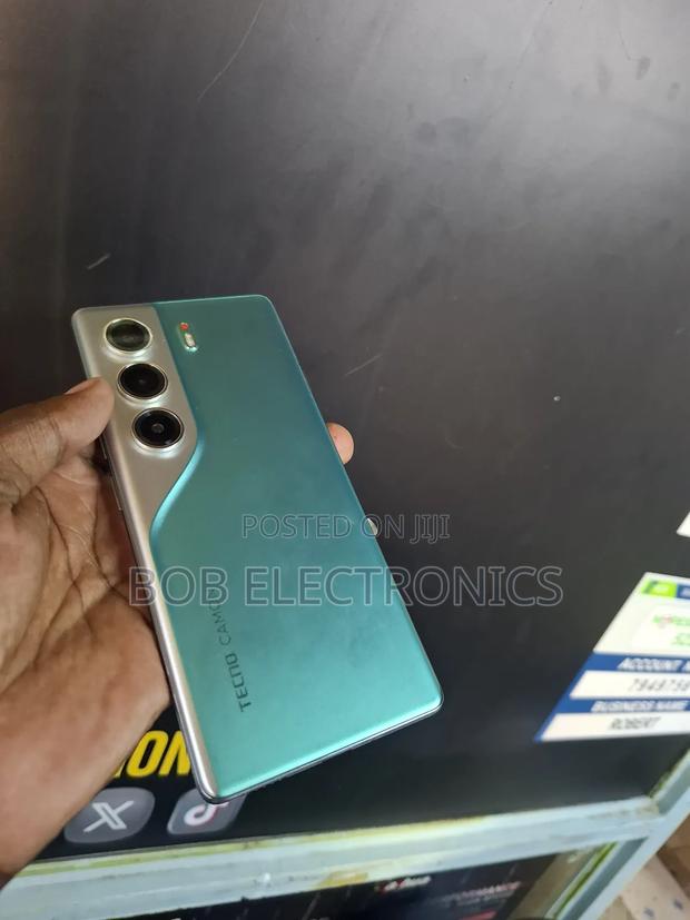 Tecno Camon 40 Pro 256 GB Blue - main view