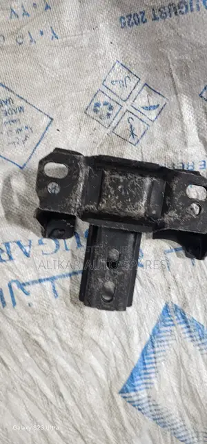 Mazda Demio Gear Mountings