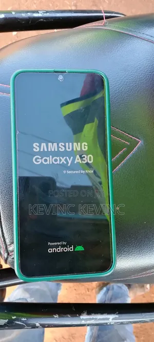 Samsung Galaxy A30 64 GB Black