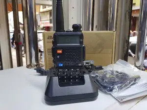 Baofeng Uv-5r 5w Dual Band Two-Way Radio With Fm Flashlight