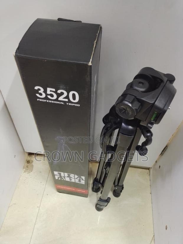 3520 Lightweight Camera Tripod With 360° Pan Head - main view