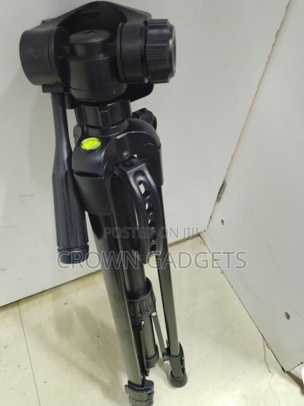3520 Lightweight Camera Tripod With 360° Pan Head - thumbnail 2