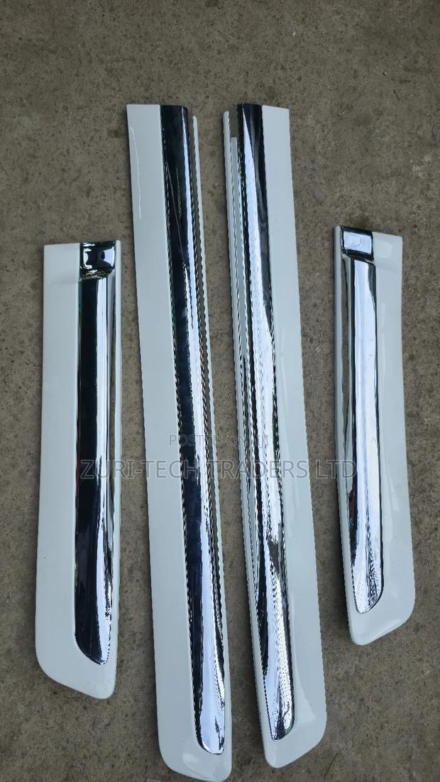 Landcruiser  V8  200 Series Door Mouldings
