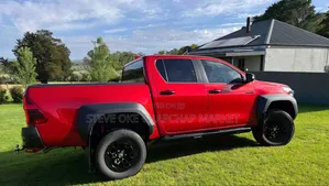 Toyota Hilux 2024 Red
