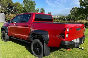 Toyota Hilux 2024 Red
