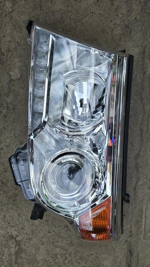 Landcruiser V8 200 Series Non Zenon Headlight - main view