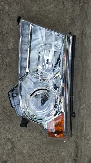 Landcruiser  V8 200 Series Non Zenon Headlight