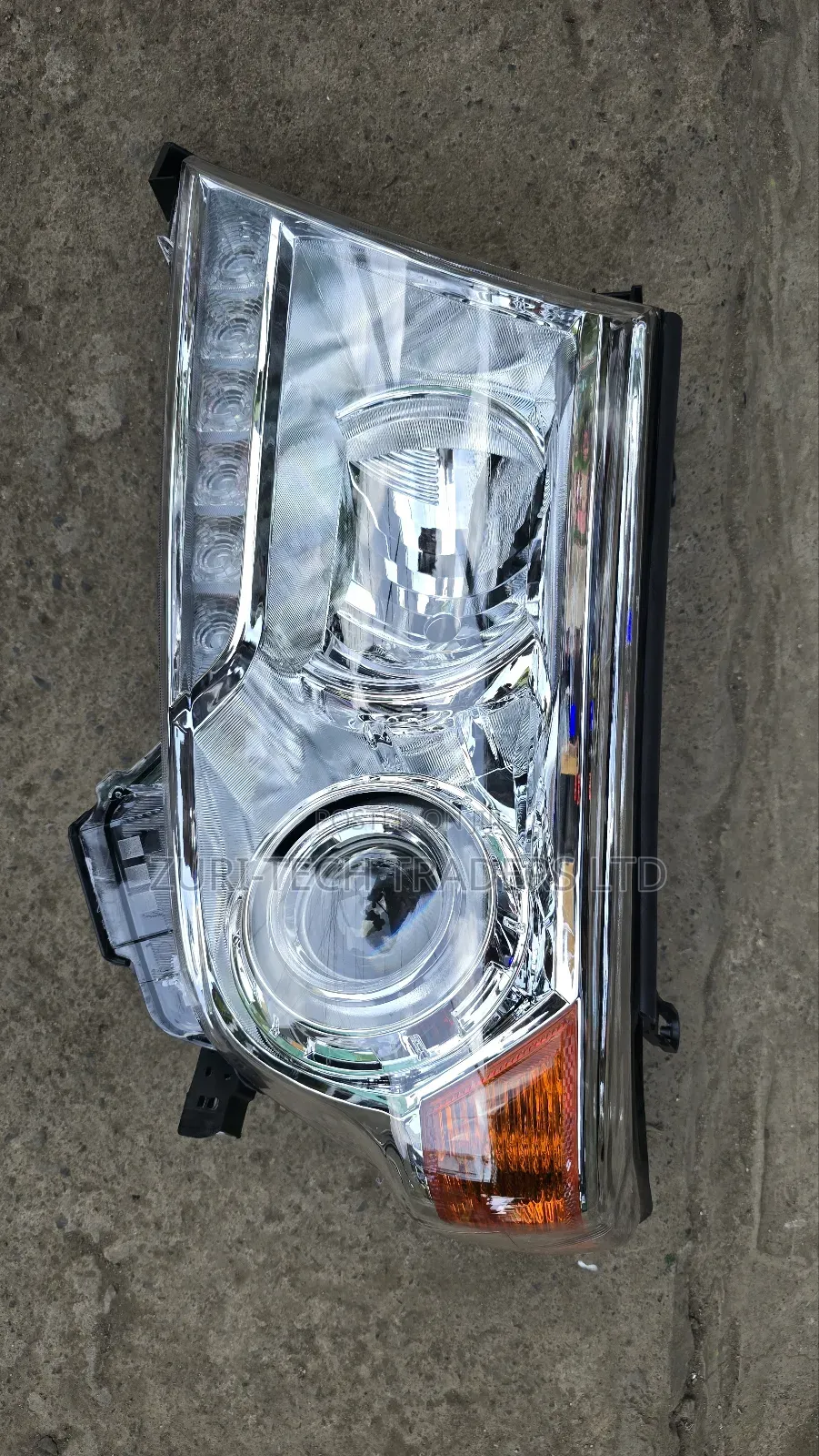 Landcruiser  V8 200 Series Non Zenon Headlight