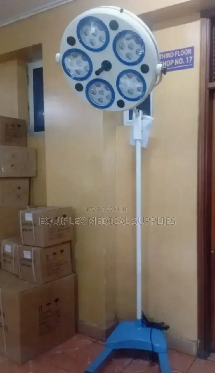 Mobile Halogen Theatre Light (Bright and Focused)