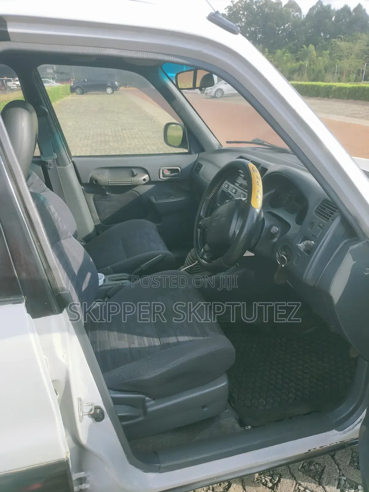 Toyota RAV4 Base 4x4 1996 White