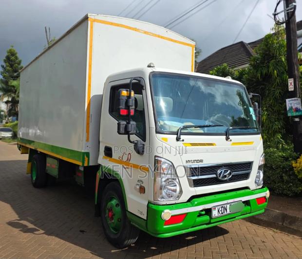 Hyundai 2024 White - main view