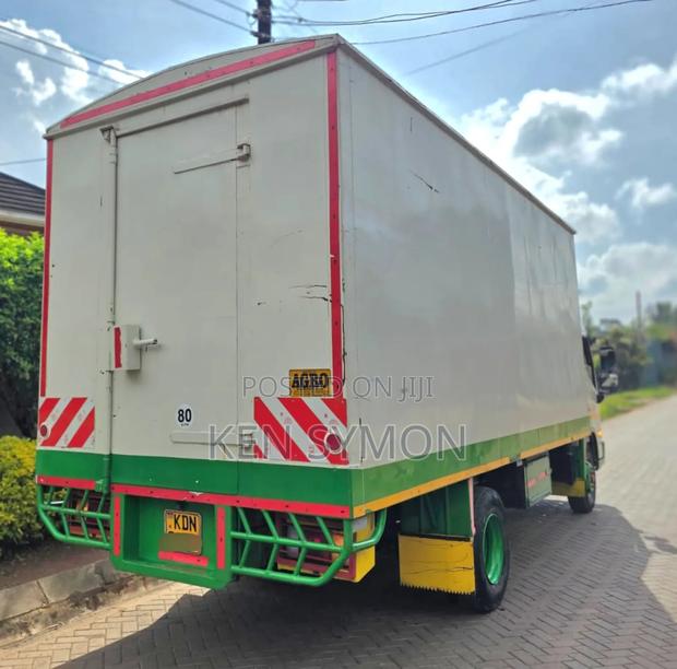 Hyundai 2024 White - thumbnail 4