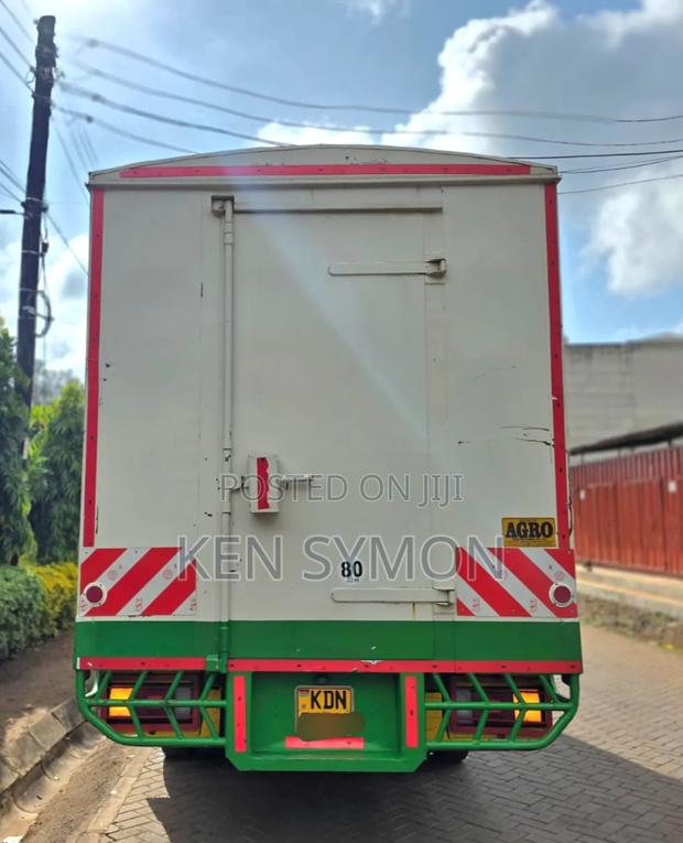 Hyundai 2024 White - thumbnail 5