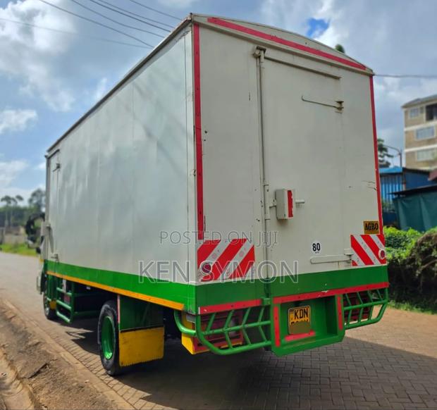 Hyundai 2024 White - thumbnail 6