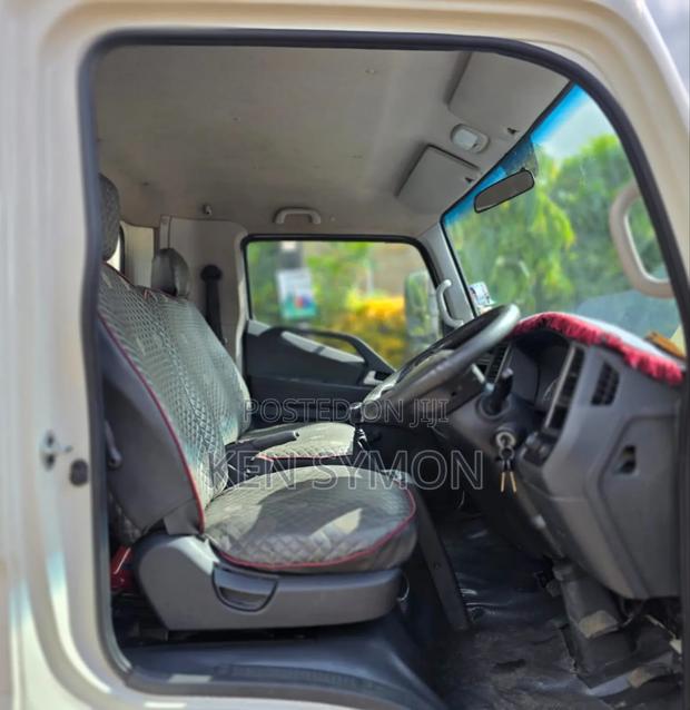 Hyundai 2024 White - thumbnail 7