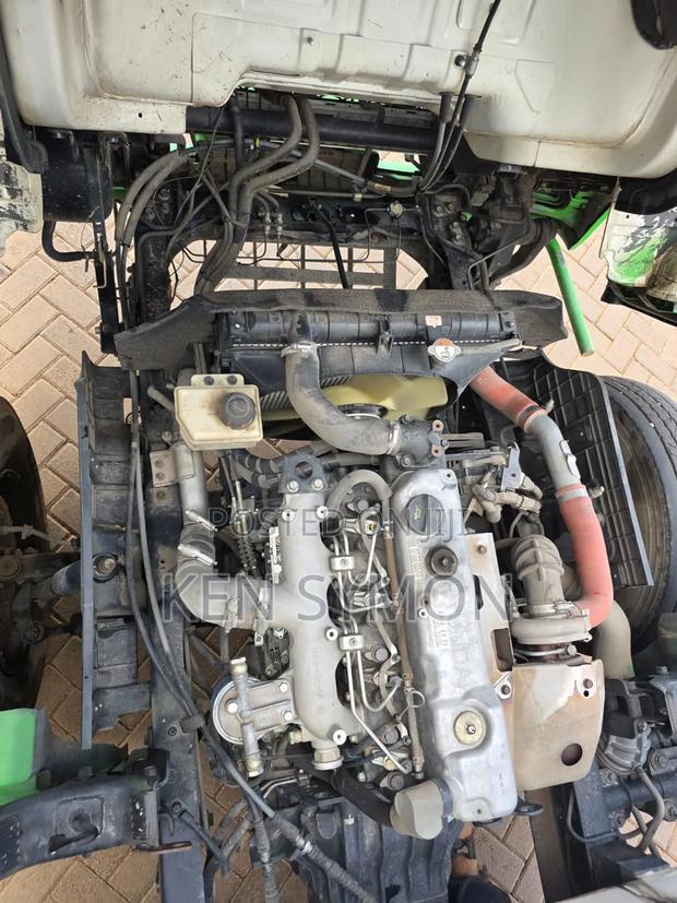 Hyundai 2024 White - thumbnail 9