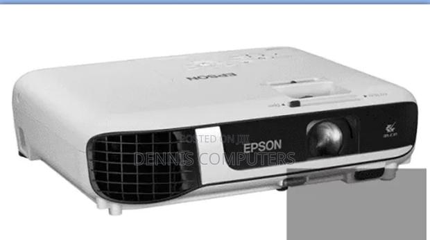 Epson Eb-W51 Projector 3lcd Technology, Wxga, 16:10, 4000 Lumen