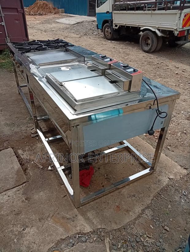 Heavy-Duty Commercial Cooking Unit Built for Performance. - main view