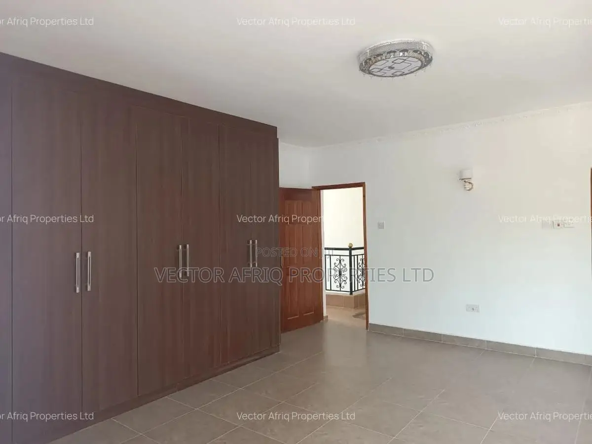 5bdrm Mansion in Acacia, Kitengela for sale